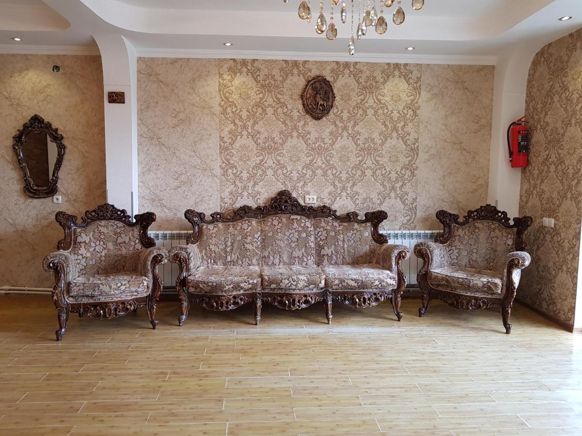Hilltop Местія Екстер'єр фото
